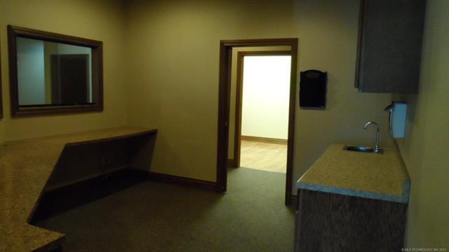 More Photos Of 1650 S Main St, Mcalester Freestanding For Sale