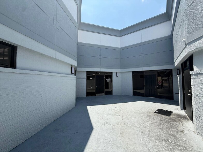 More Photos Of 252-282 W State Road 434, Longwood Unknown For Lease