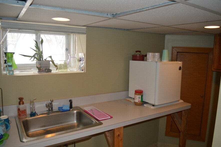 More Photos Of 2662 Nottingham Way, Trenton Office For Sale