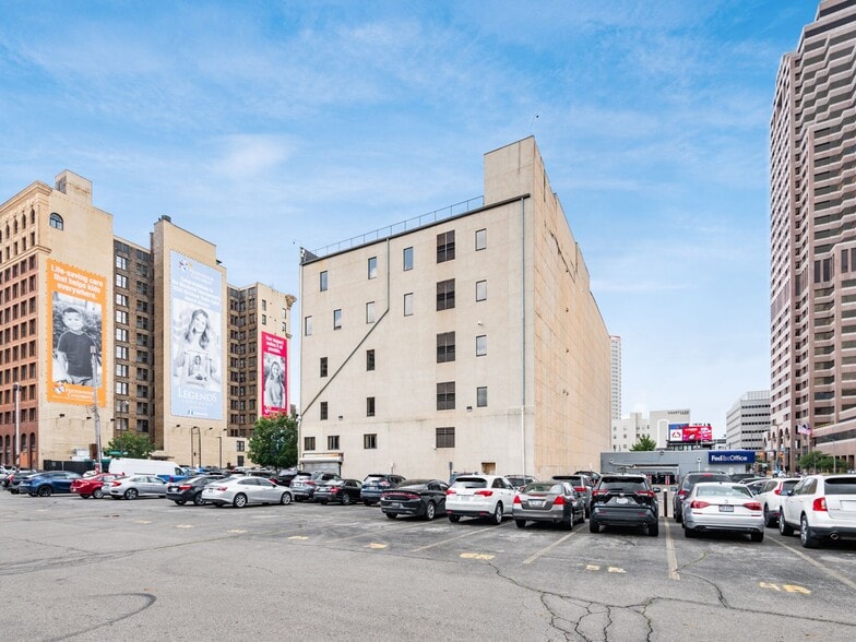 More Photos Of 168-170 N High St, Columbus Office For Lease