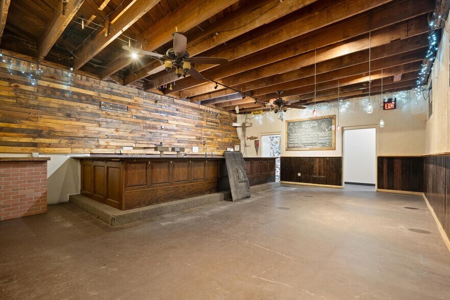 More Photos Of 325 E Lemon St, Tarpon Springs Warehouse For Sale