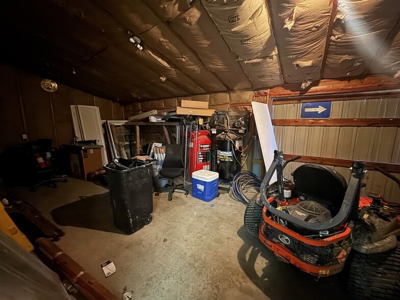 More Photos Of 5175 N Highway 763, Columbia Office For Lease