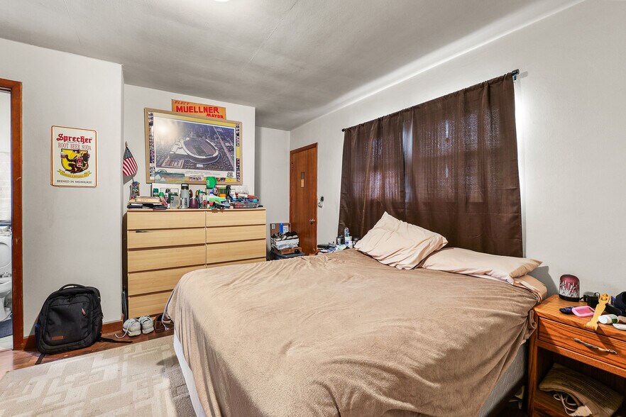 More Photos Of 4991 Arthur Rd, Slinger Hotel For Sale