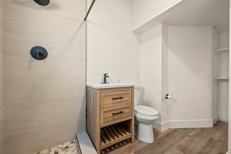 More Photos Of 1647 W 12th Pl, Los Angeles Apartments For Sale