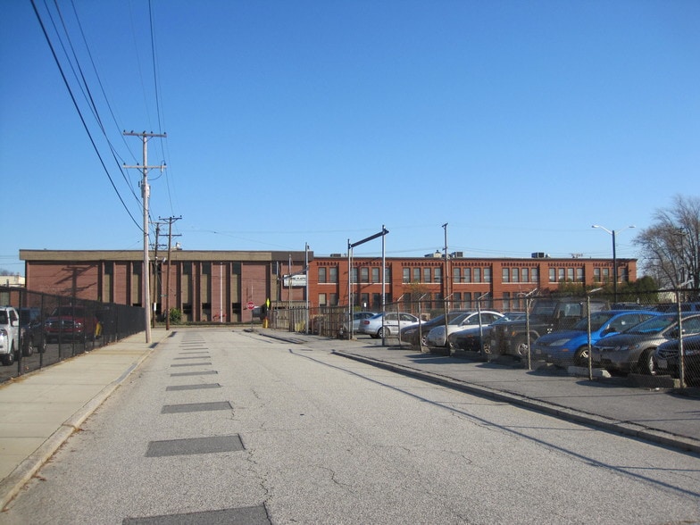 More Photos Of 95 Grand Ave, Pawtucket Manufacturing For Lease