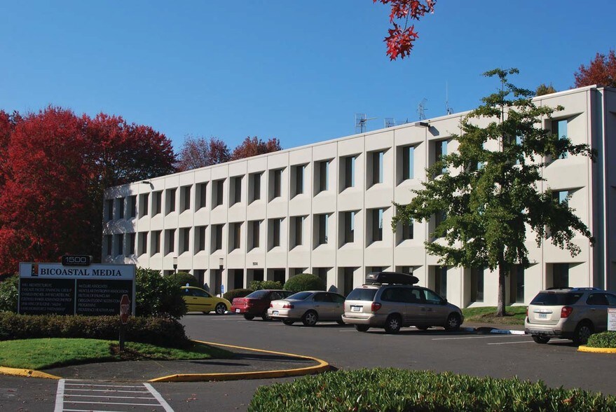 More Photos Of 1500 Valley River Dr, Eugene Office For Lease