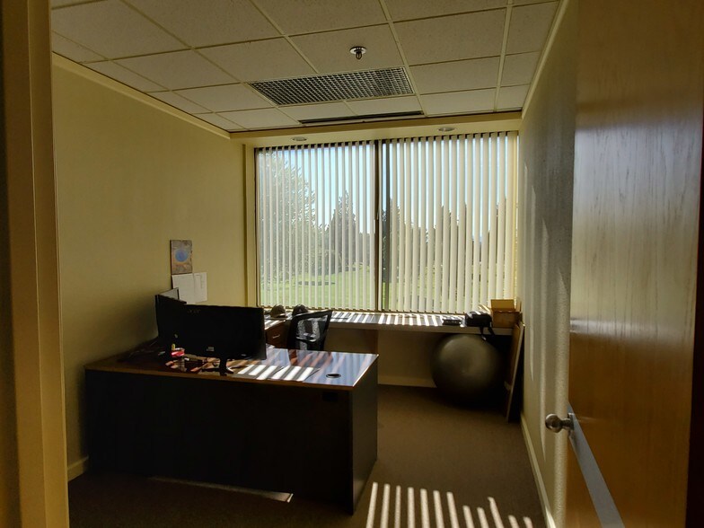 1001 Molalla Ave, Oregon City, OR 97045 Office For Lease