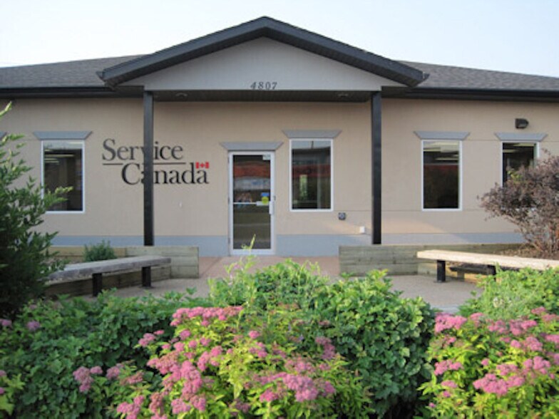 Primary Photo Of 4807 50th Ave, St Paul Office For Sale