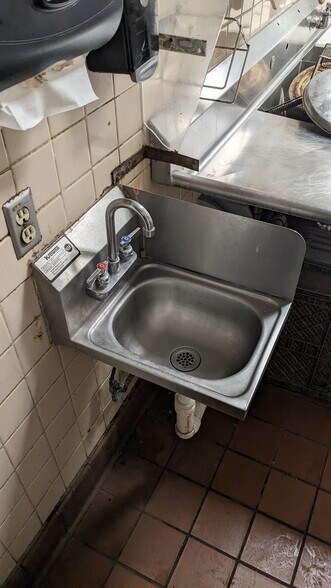 More Photos Of 332 Tate St, Greensboro Restaurant For Lease