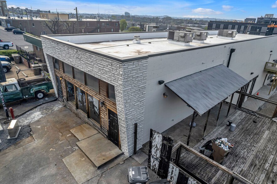 More Photos Of 823 Woodland St, Nashville Freestanding For Lease
