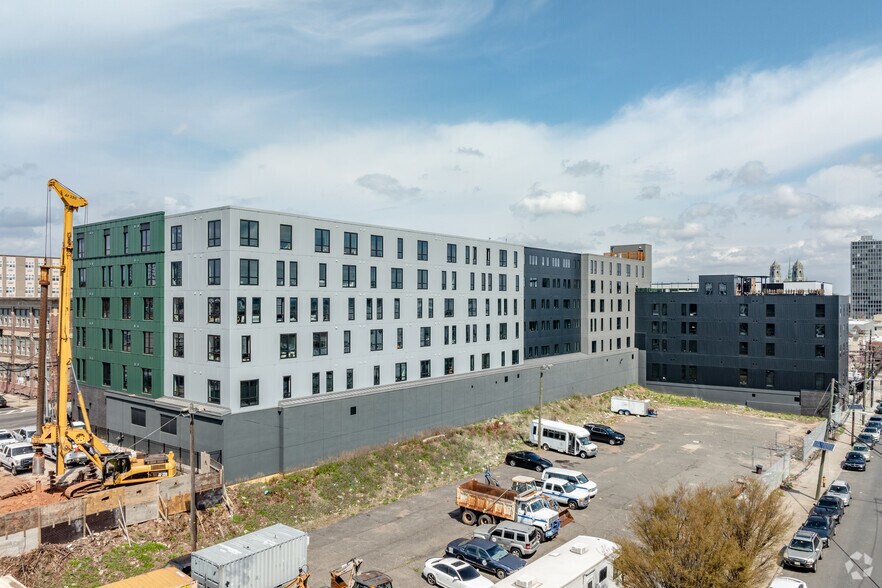 More Photos Of 58-84 Norfolk St, Newark Apartments For Lease