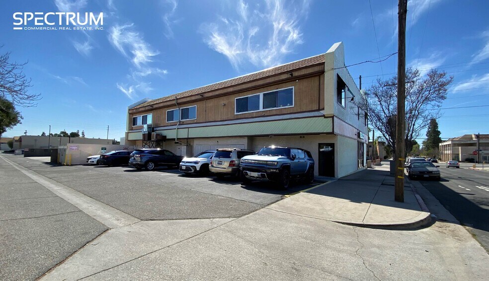 More Photos Of 20951-20963 Devonshire St, Chatsworth Office For Lease