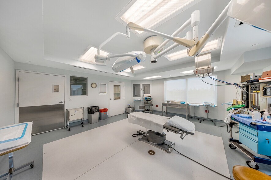 More Photos Of 1693 SW 27th Ave, Miami Office For Sale