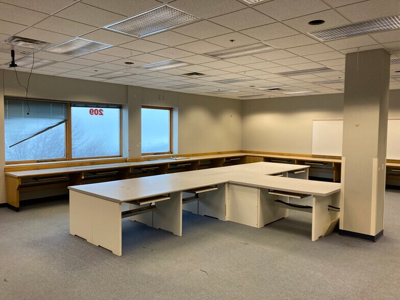 More Photos Of 802 E Central Entrance, Duluth Schools For Lease