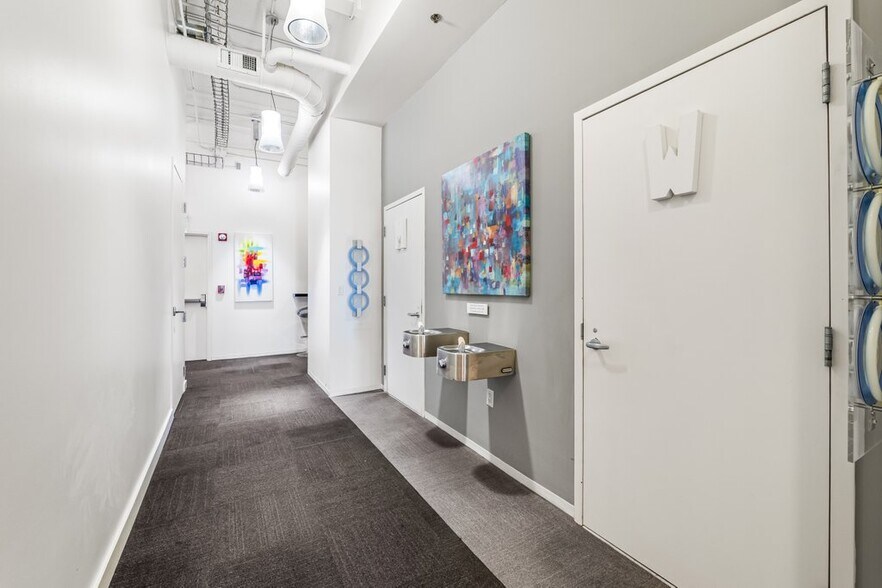 More Photos Of 315 E Bay St, Jacksonville Office For Lease