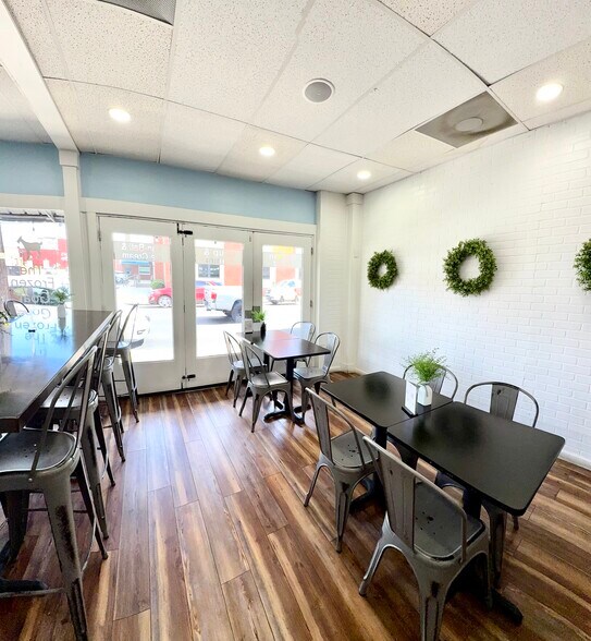 More Photos Of 211 7th St N, Clanton General Retail For Sale