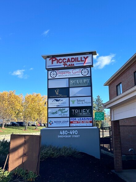 More Photos Of 490 Shrewsbury St, Worcester Unknown For Lease