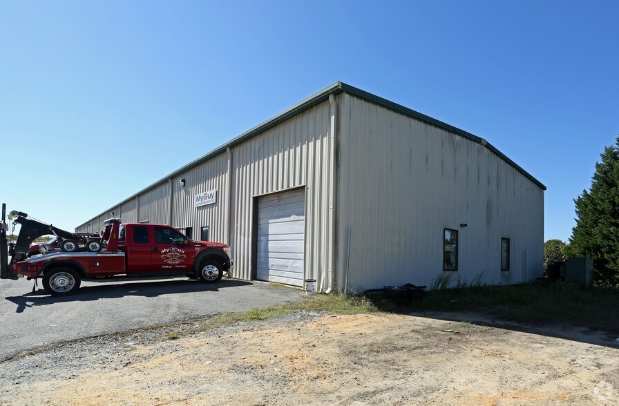 More Photos Of 3840 Matthews Indian Trail Rd, Matthews Light Distribution For Sale