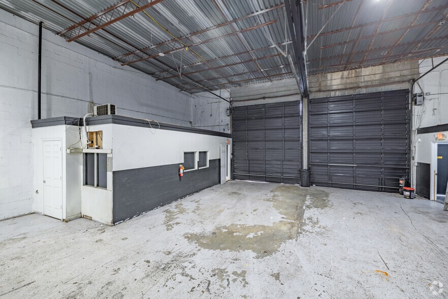 More Photos Of 4200-4250 NW 72nd Ave, Miami Warehouse For Lease