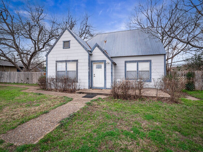 More Photos Of 201 S Highway 183, Leander Flex For Sale