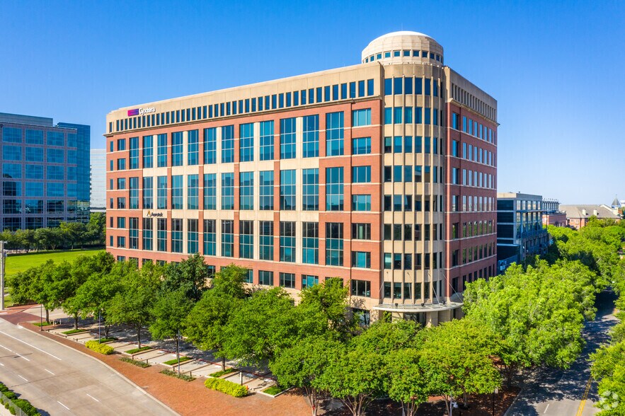 Primary Photo Of 15601 Dallas Pky, Addison Office For Lease