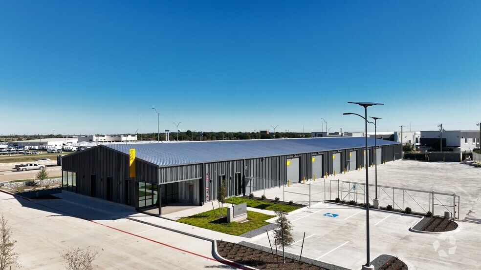 Primary Photo Of 2200-2300 SE Loop 820 Hwy, Fort Worth Unknown For Lease