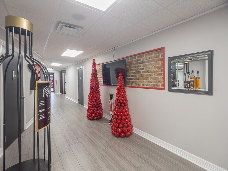 More Photos Of 6001 Nw Expressway, Oklahoma City Office For Sale