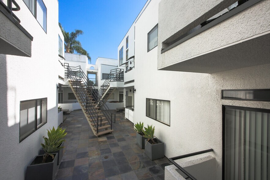 More Photos Of 13028 Valleyheart Dr, Studio City Apartments For Sale