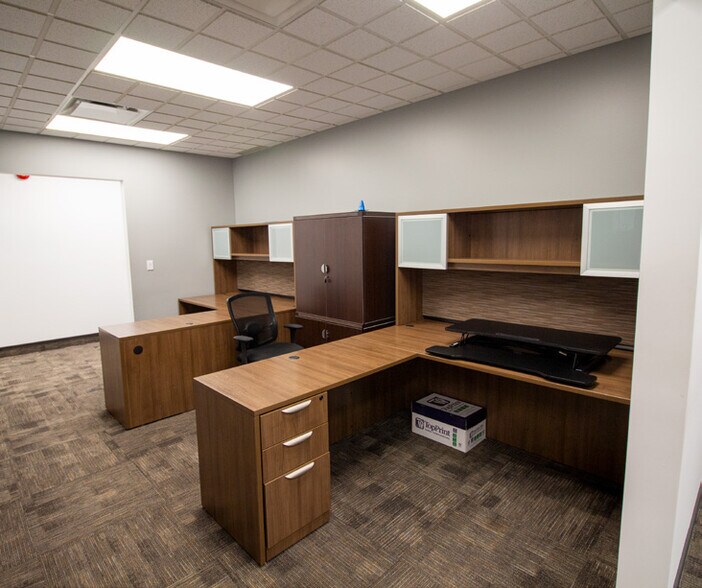 More Photos Of 401 21A St N, Lethbridge Office For Sale