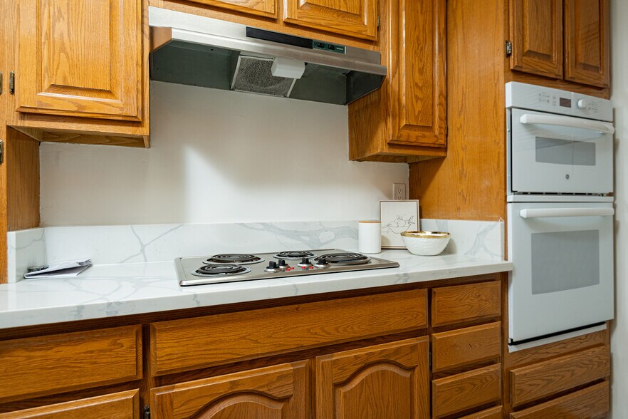 More Photos Of 5150 Yarmouth Ave, Encino Apartments For Sale