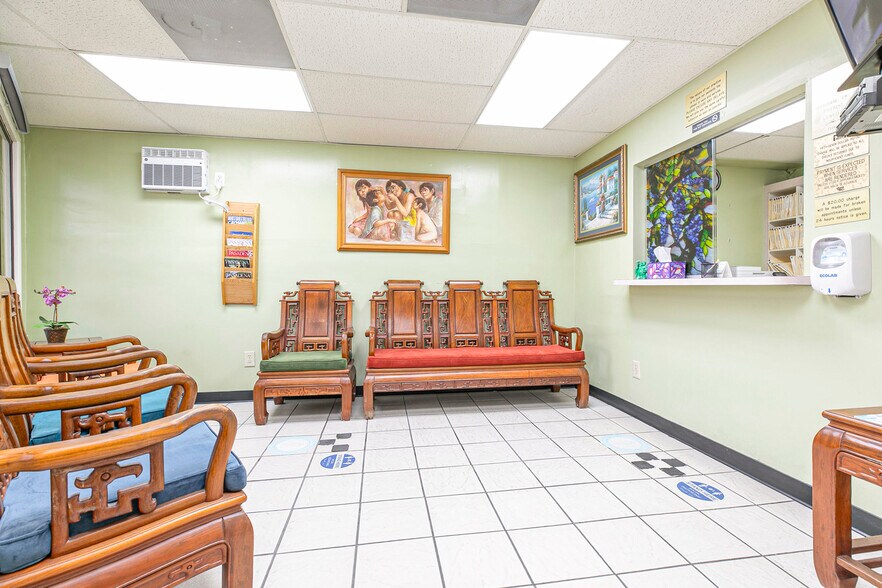 More Photos Of 1140 E Chevy Chase Dr, Glendale Office Residential For Sale