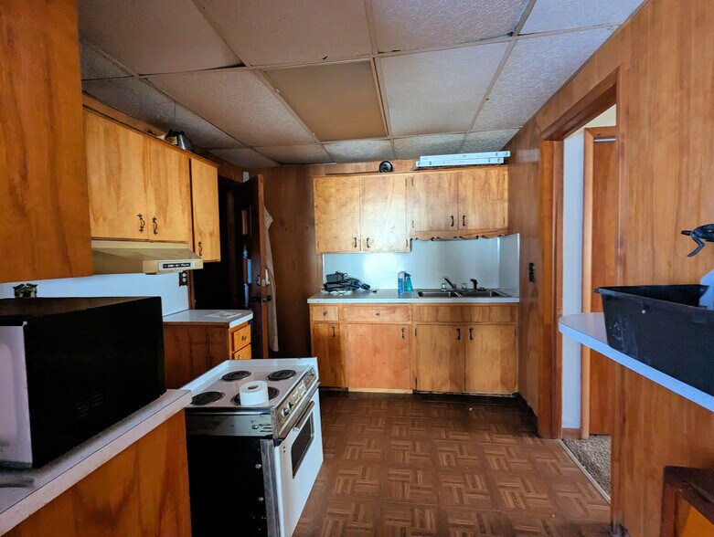 More Photos Of 8372 N Saginaw Rd, Mount Morris Restaurant For Sale