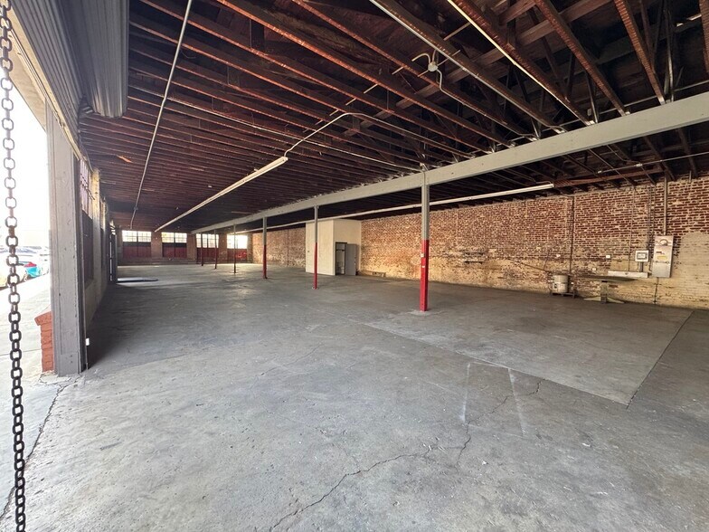 More Photos Of 2266 E 38th St, Vernon Warehouse For Lease