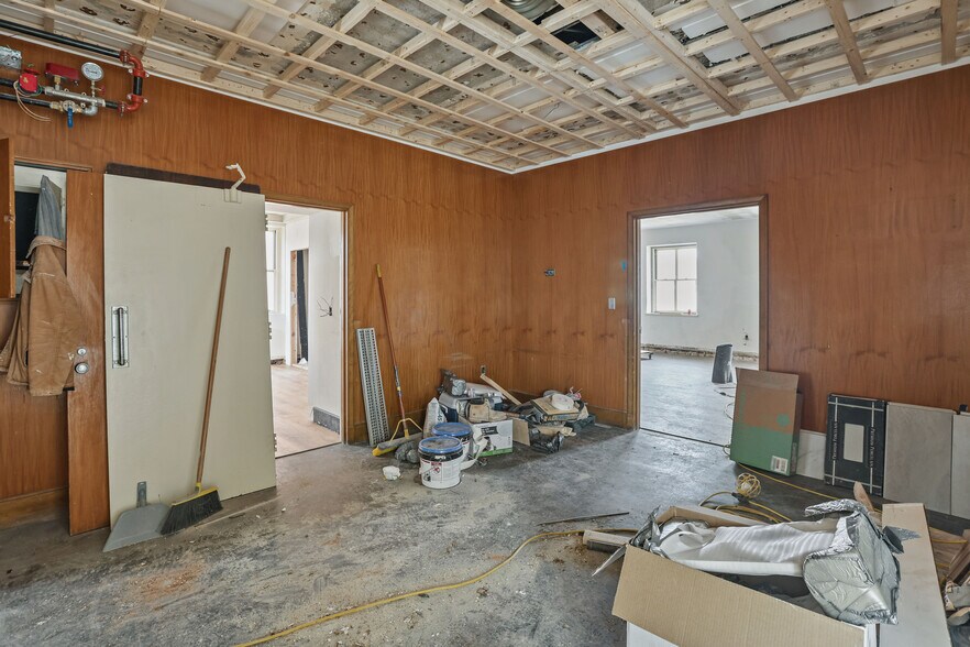 More Photos Of 255 Main St, Pawtucket Office For Sale