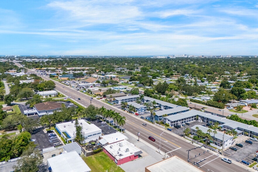 More Photos Of 3090 Bee Ridge Rd, Sarasota Convenience Store For Sale