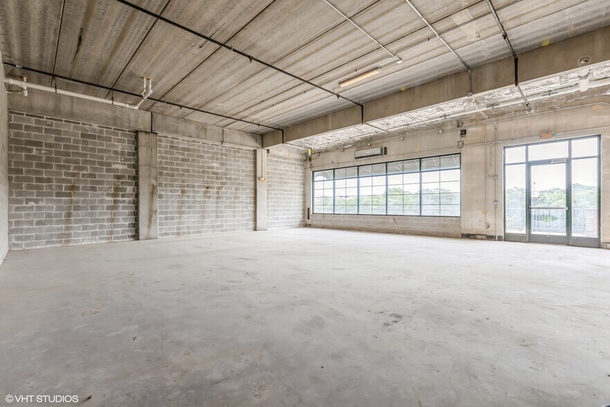 More Photos Of 160 S River St, Aurora Apartments For Sale