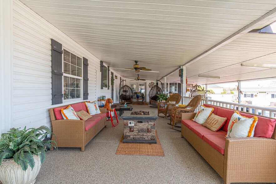 More Photos Of 464779 E 1070 Rd, Sallisaw Flex For Sale