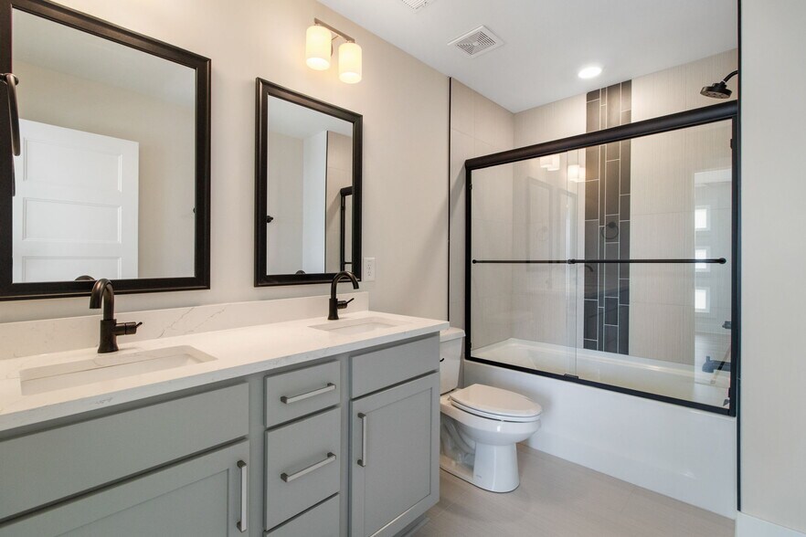 More Photos Of 160 Excell Rd, Clarksville Apartments For Sale
