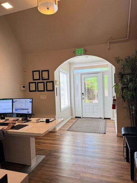 More Photos Of 1725 E Osborn Rd, Phoenix Office For Sale