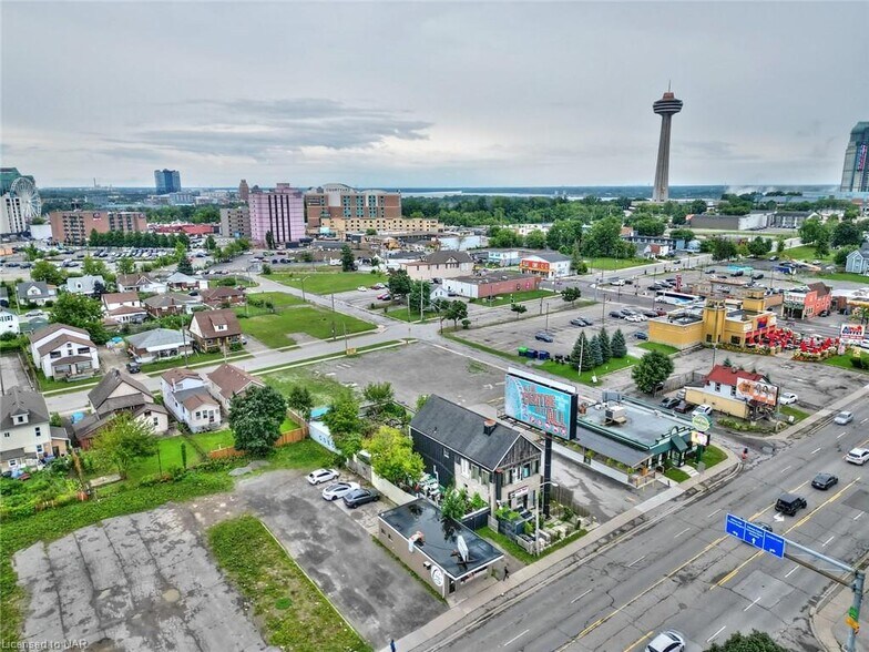 More Photos Of 5784 Stanley Ave, Niagara Falls Restaurant For Lease