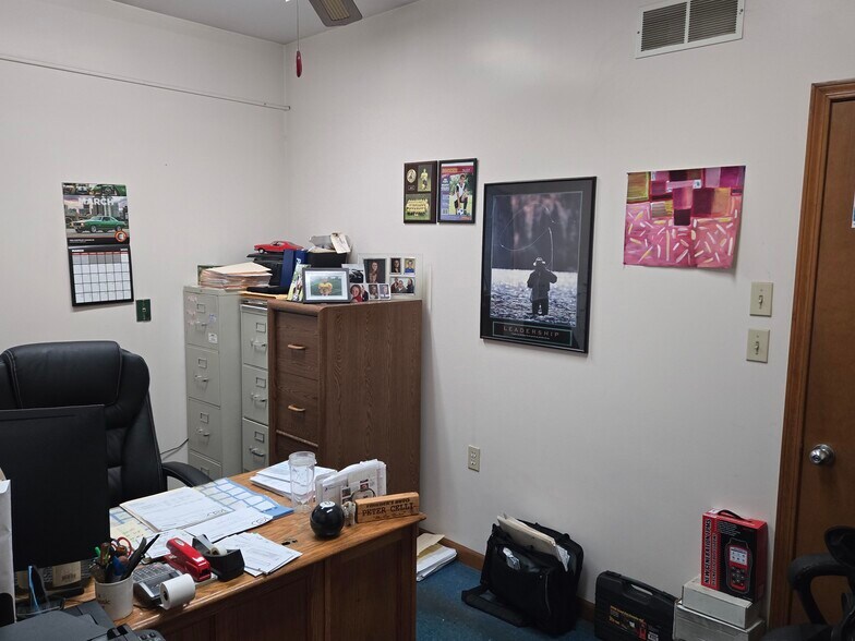 More Photos Of 2671 Seneca St, West Seneca Auto Repair For Sale