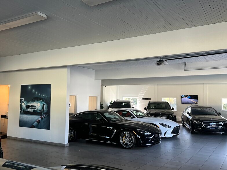 More Photos Of 498 Fremont St, Monterey Auto Dealership For Sale