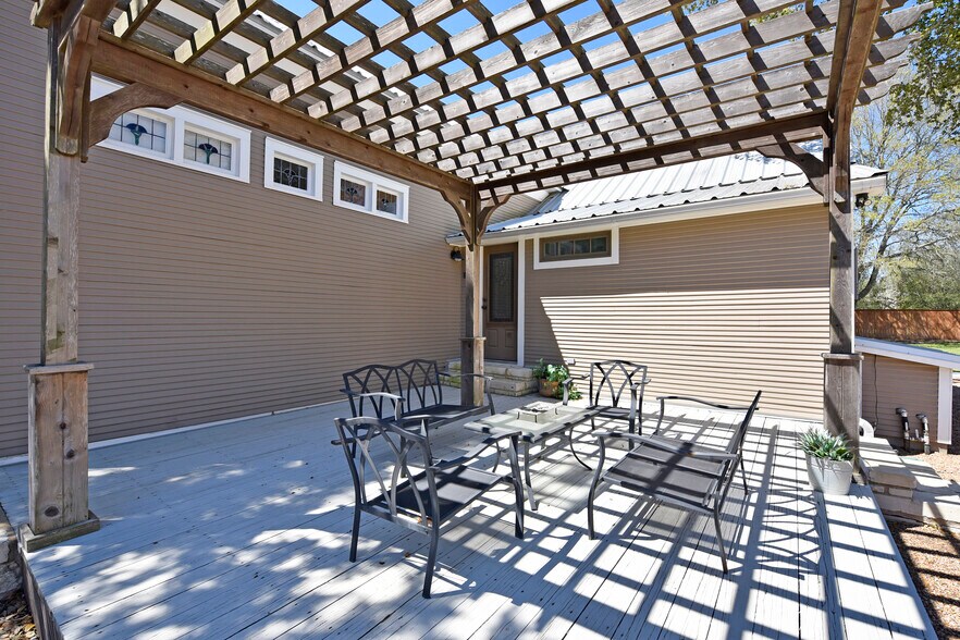 More Photos Of 315 Cedar St, New Ulm Specialty For Sale