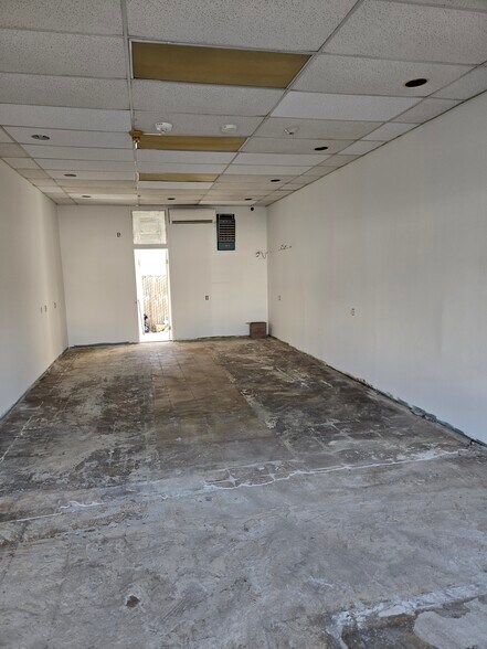 More Photos Of 278-290 Ronkonkoma Ave, Ronkonkoma Storefront For Lease