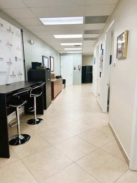 More Photos Of 9700 Stirling Rd, Cooper City Office For Lease