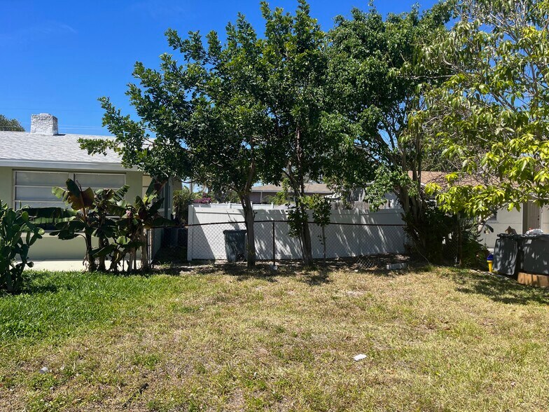 More Photos Of 977 Miner Rd, Lantana Apartments For Sale