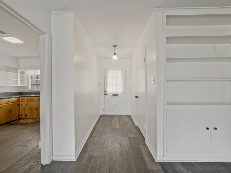 More Photos Of 2326 Hartford Rd, Austin Apartments For Sale