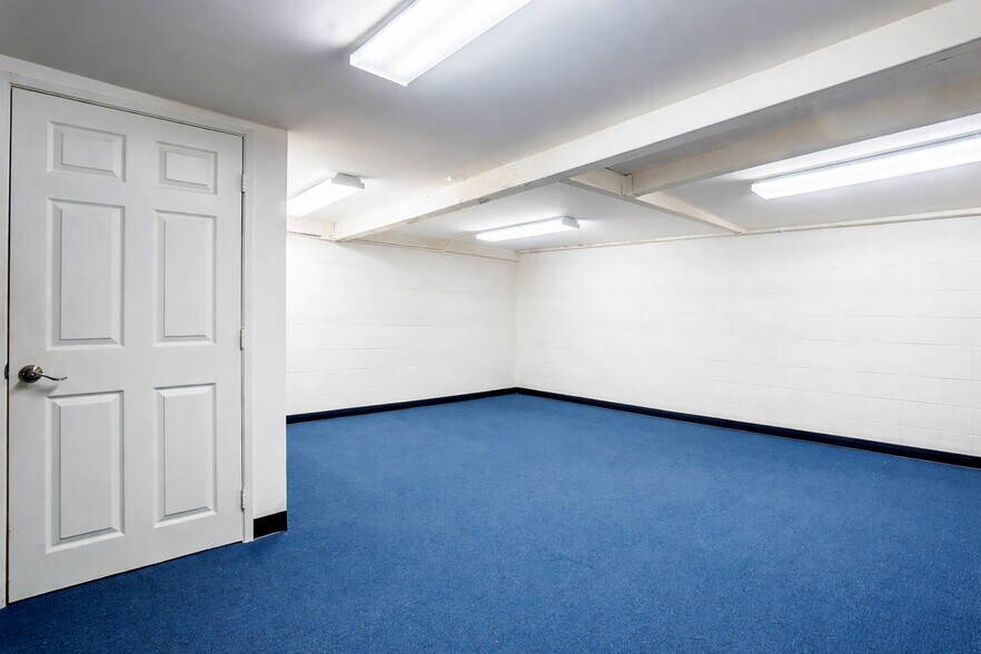 More Photos Of 2807 S Olive St, Los Angeles Warehouse For Sale