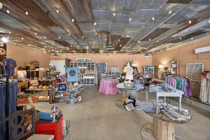More Photos Of 113 W Lake Ave, Celina General Retail For Sale