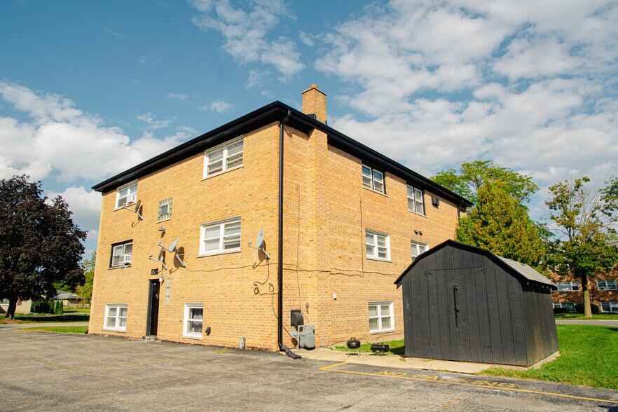 More Photos Of 4335 Lindenwood Dr, Matteson Apartments For Sale